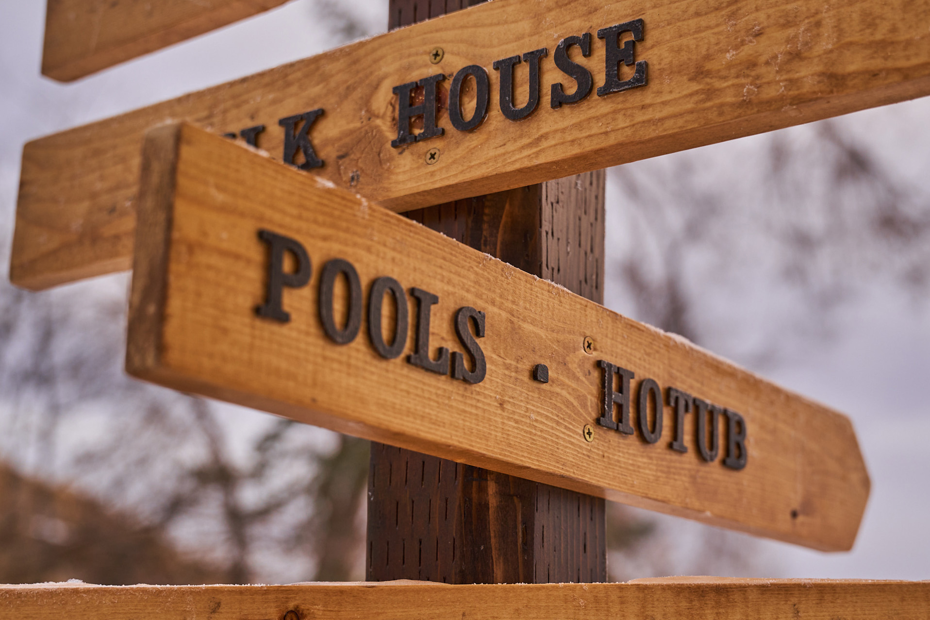 homestead pool direction signage